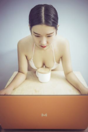 午夜一级片_超清免费观看