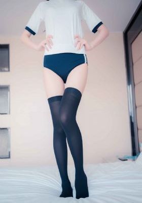 美女的胸无遮挡无内衣无马赛克大叔_BD英语最新电影在线观看