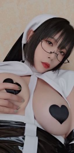 欧美女星皮衣街拍图片_BD国语在线视频播放