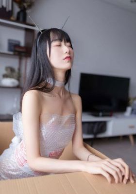 欧美名模情趣内衣秀_HD在线观看高清